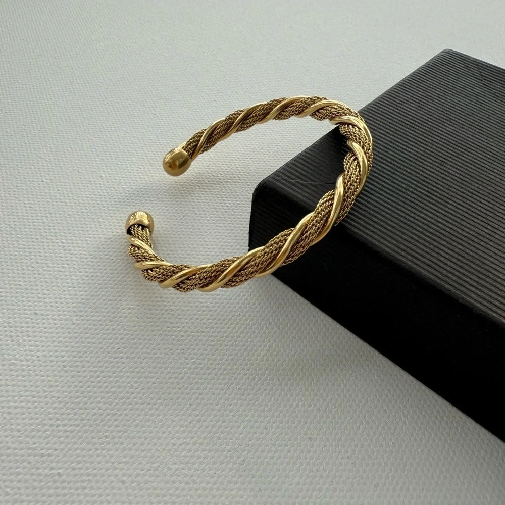 18K Gold Stainless Steel Twisted Bangle New Trendy Waterproof Jewelry